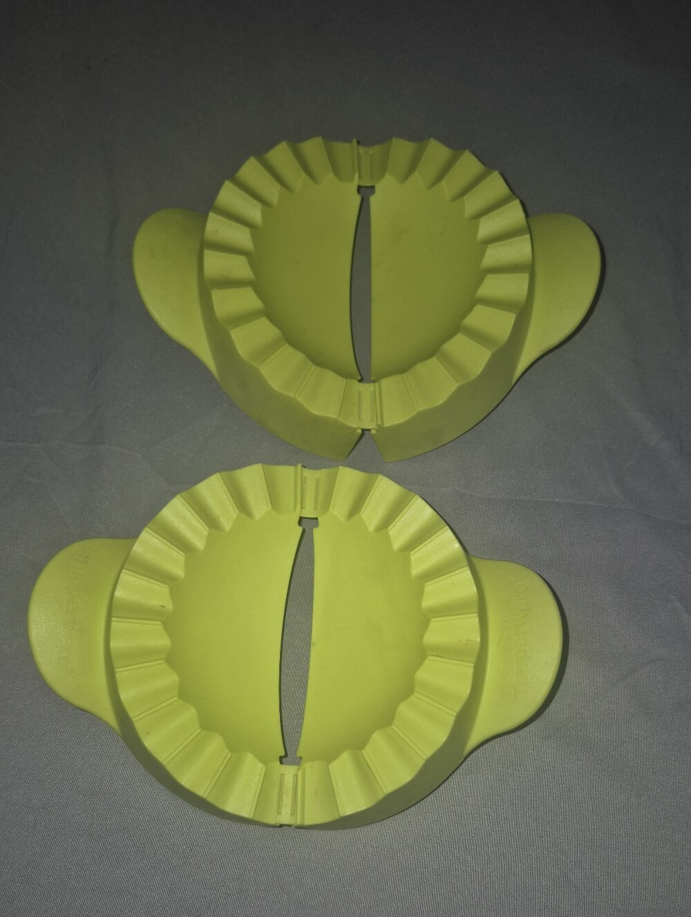 2 Tupperware Pie Press/Etc Lime Green